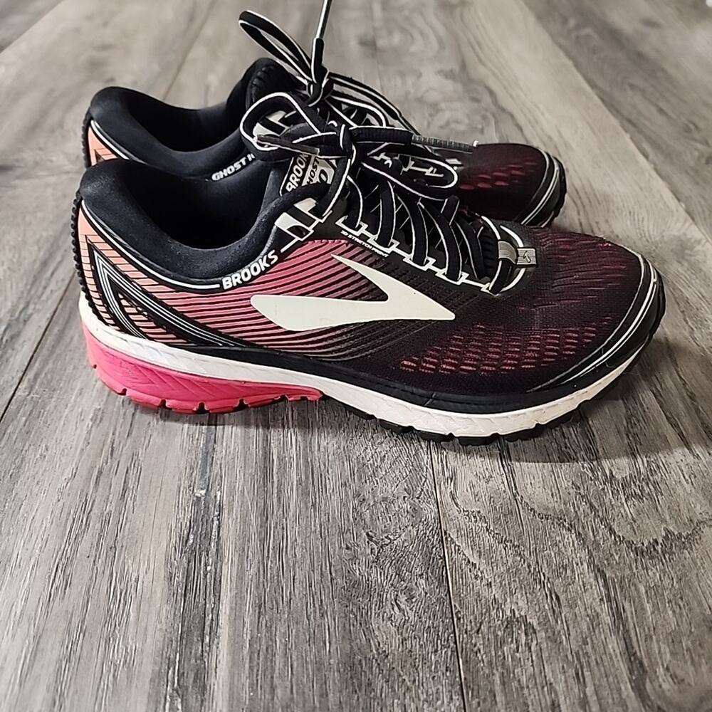 Brooks Womens Ghost 10 Black Pink Running Shoes Sneakers Size 7B - Picture 2 of 9